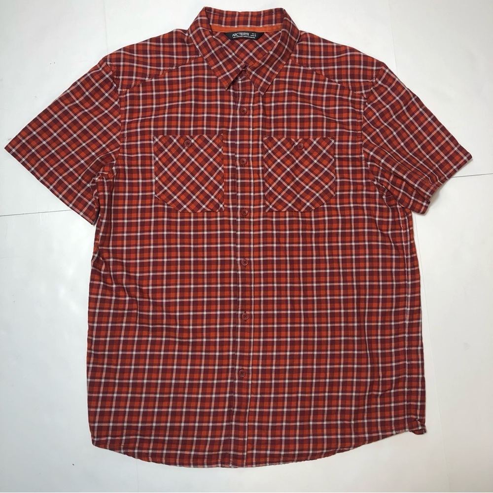 Arcteryx Men’s Large Short Sleeve red orange plaid button down shirt